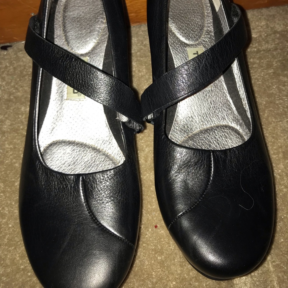 Black Wedges